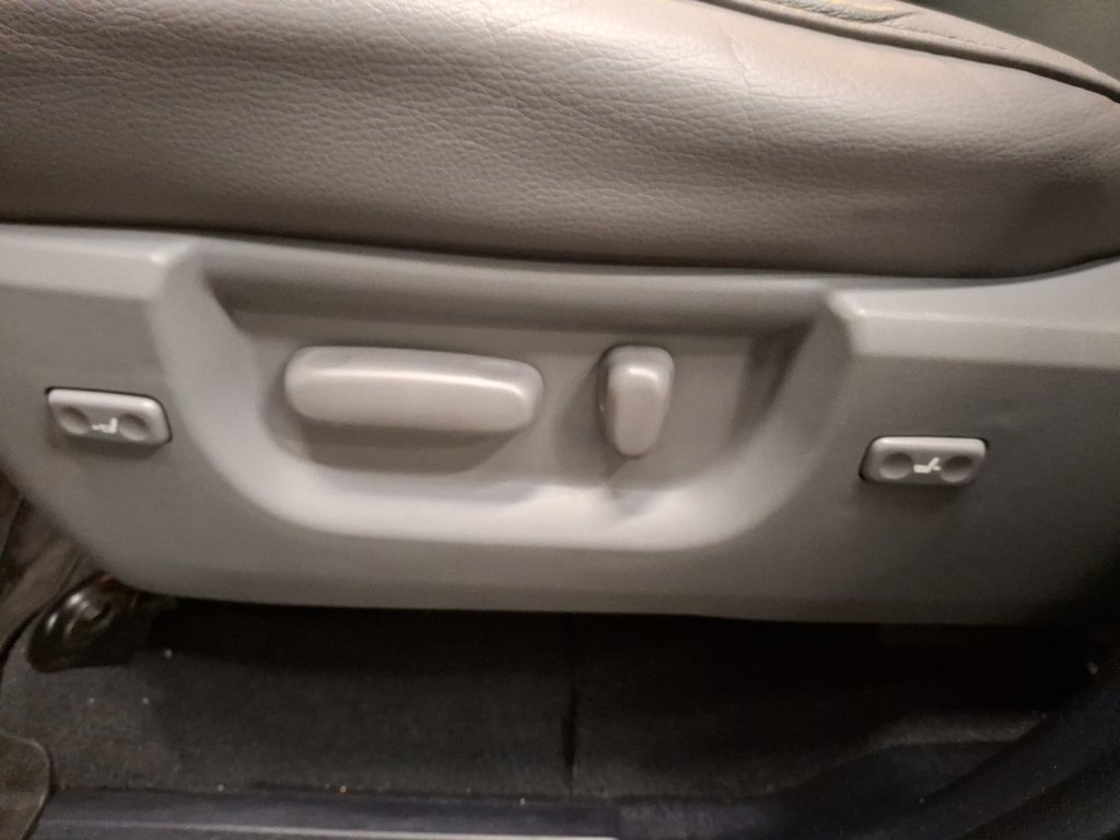Used 2021 Toyota Sequoia Limited w/ Safety & Convenience Package AWD/4WD image 15