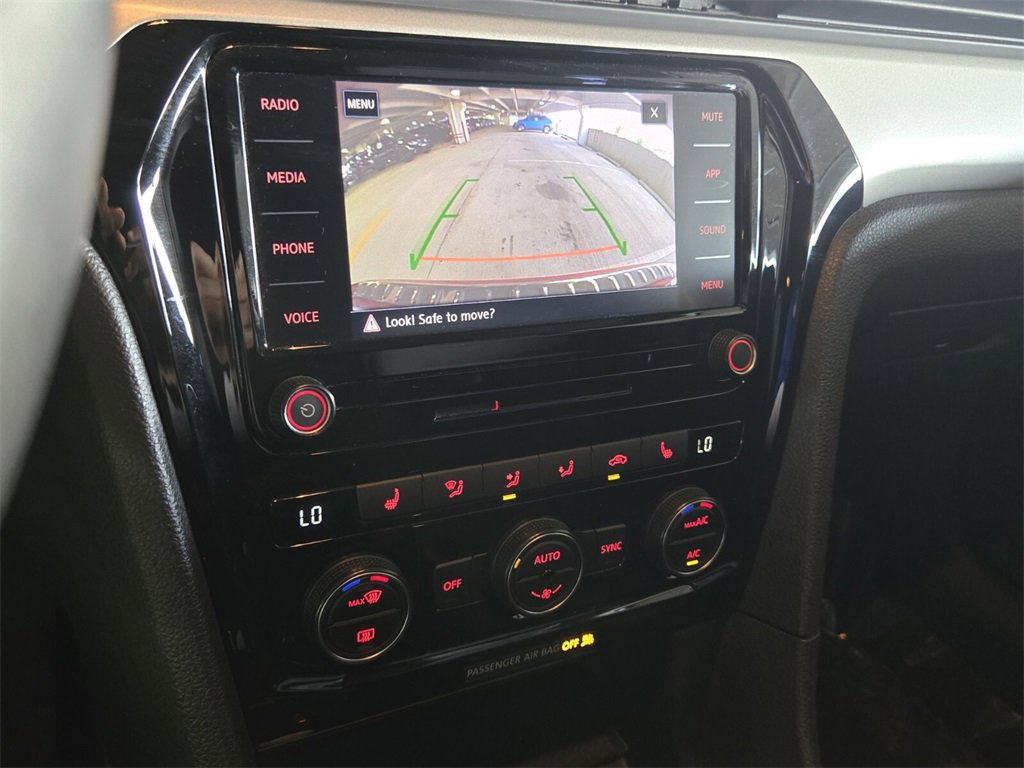 Used 2022 Volkswagen Passat 2.0T SE image 21