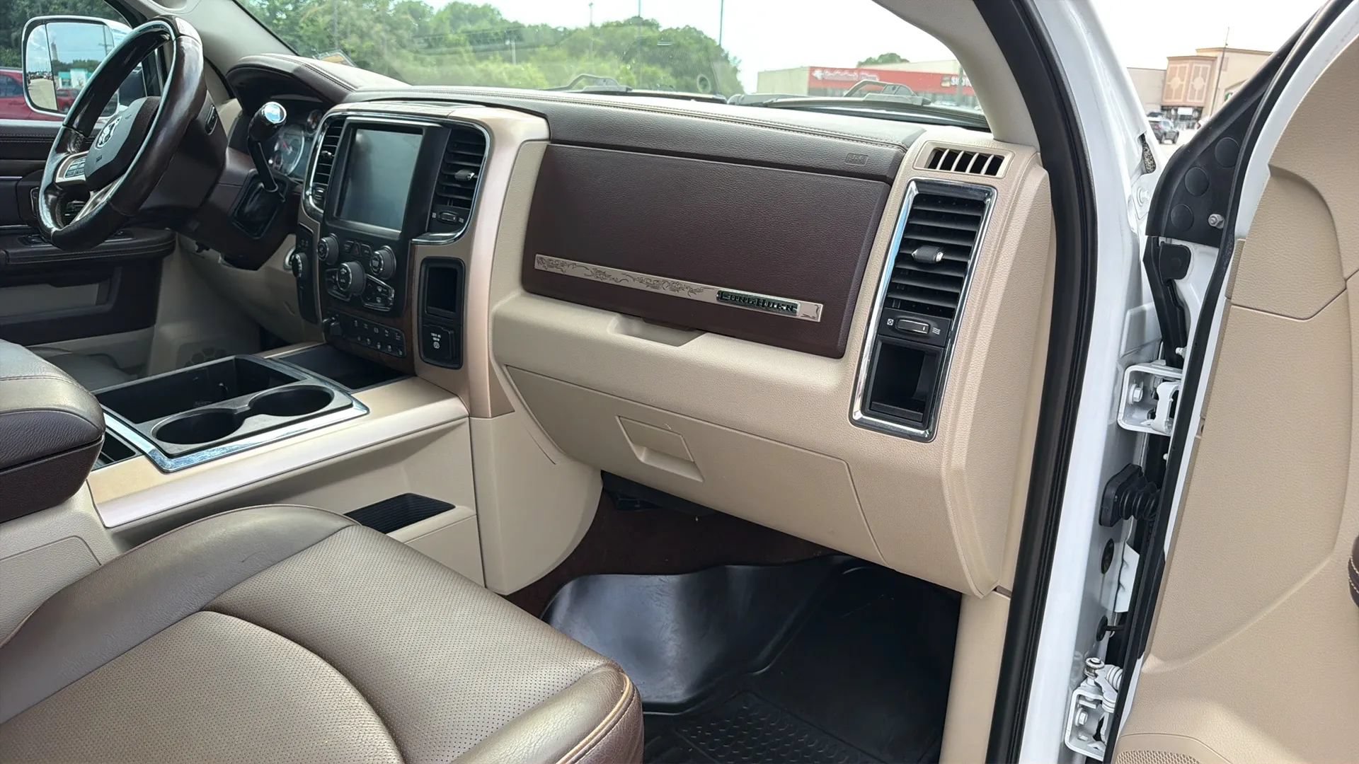 Used 2015 RAM 3500 Laramie Longhorn w/ Convenience Group AWD/4WD image 77