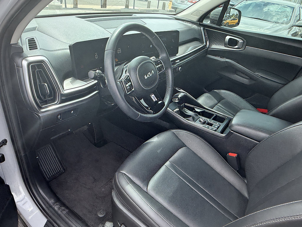 Used 2025 Kia Sorento S w/ Panoramic Sunroof Package FWD image 10