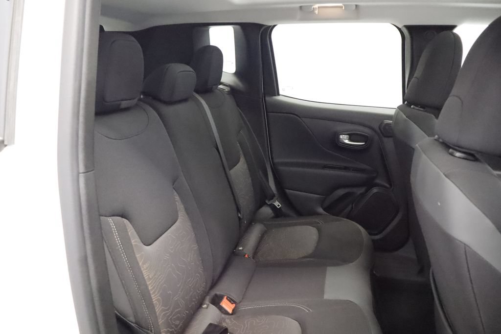 Certified 2023 Jeep Renegade Latitude w/ Sun/Sound Group AWD/4WD image 22