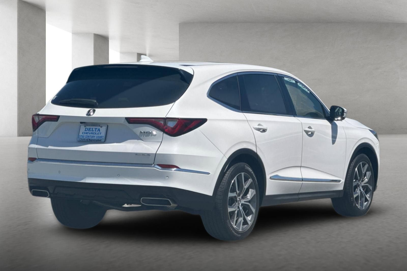 Used 2024 Acura MDX SH-AWD w/ Technology Package image 4