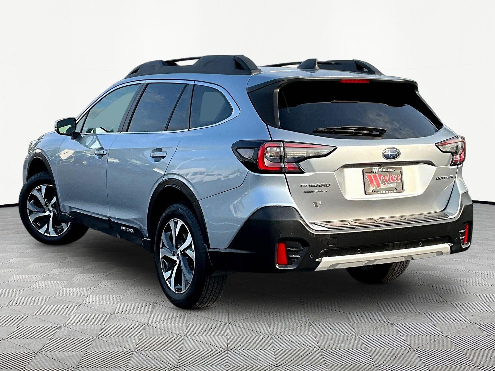 Used 2022 Subaru Outback Limited w/ Popular Package #2 AWD/4WD image 4