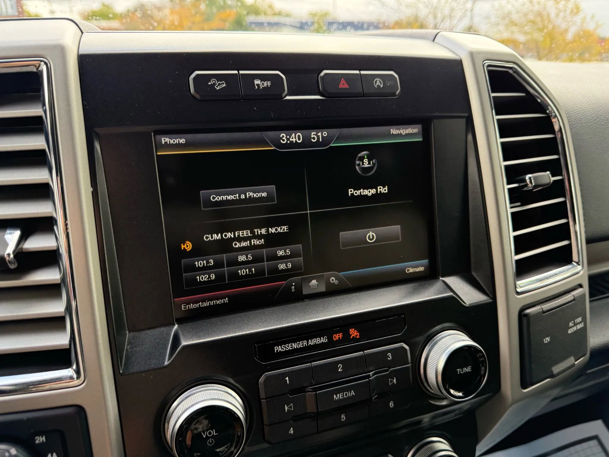 Used 2015 Ford F150 Lariat image 14