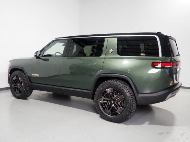 Used 2024 Rivian R1S Adventure AWD/4WD image 9