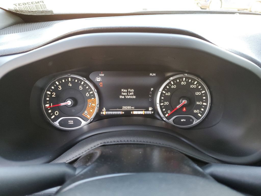 Used 2021 Jeep Renegade Latitude FWD image 24