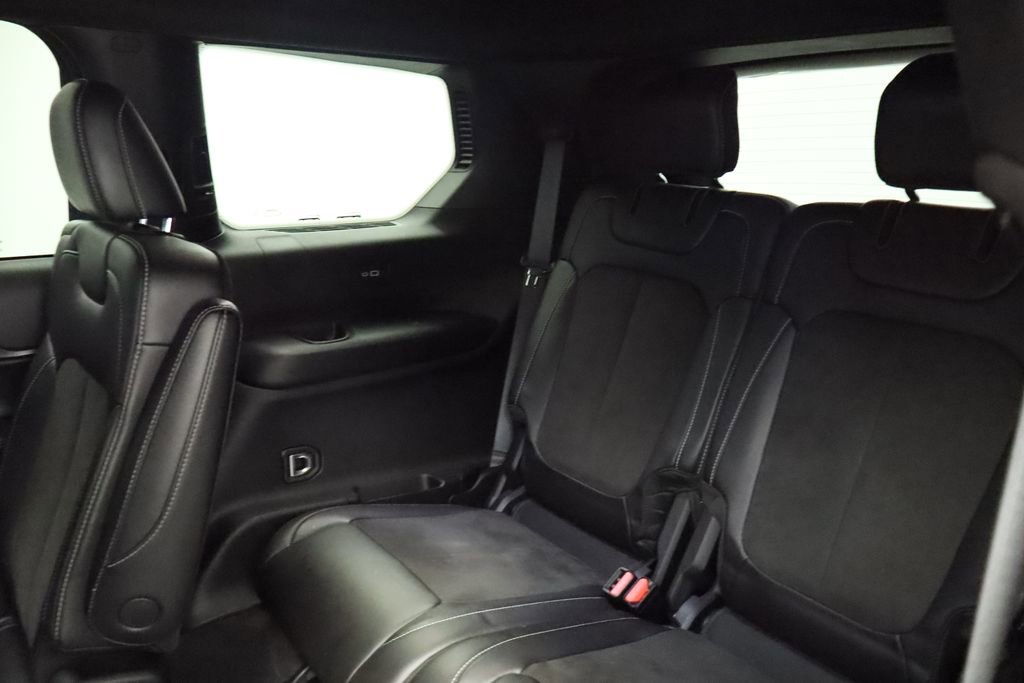 Used 2023 Jeep Grand Cherokee L Laredo image 22