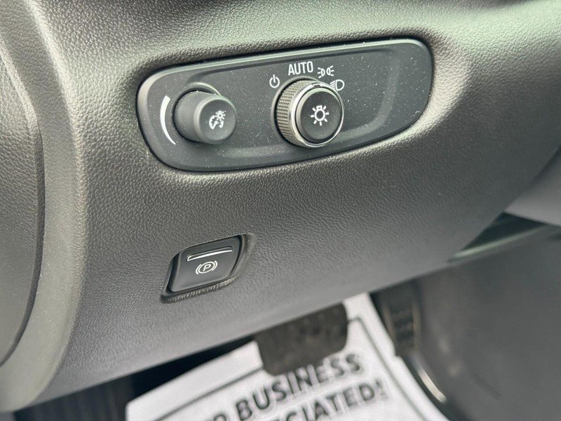 New 2025 Chevrolet Blazer LT w/ Midnight/Sport Edition FWD image 18