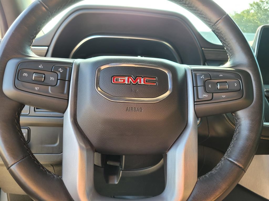 Used 2023 GMC Yukon XL SLT AWD/4WD image 31