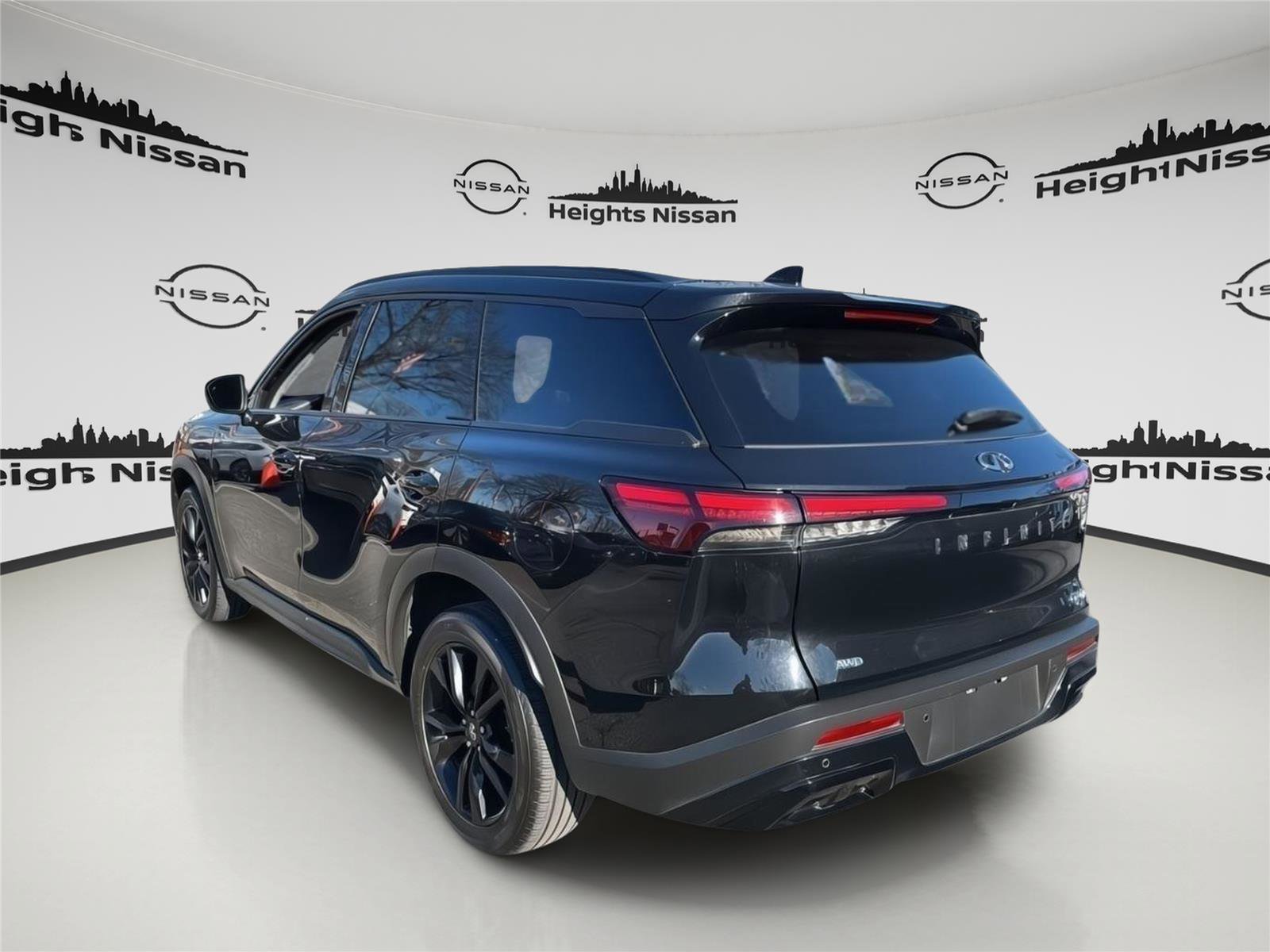 Used 2023 INFINITI QX60 Luxe image 3