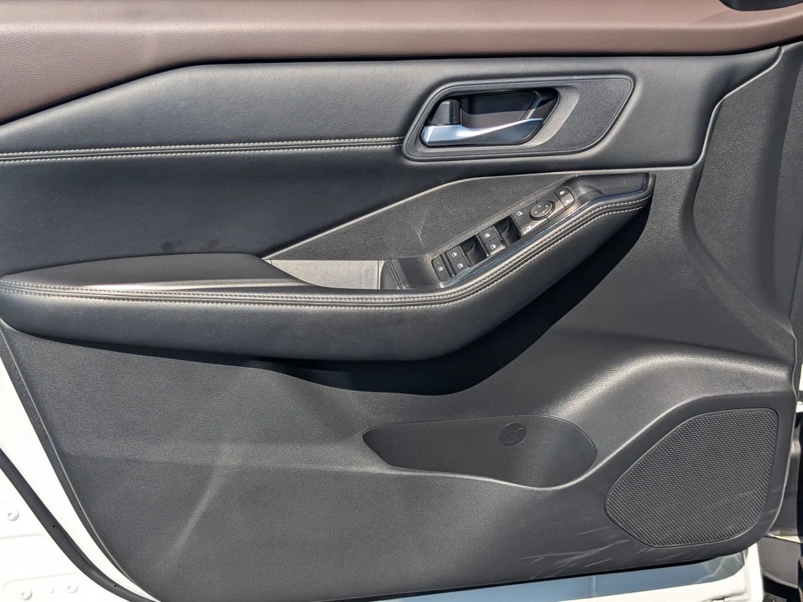Certified 2023 Nissan Rogue SV w/ SV Premium B Package FWD image 10