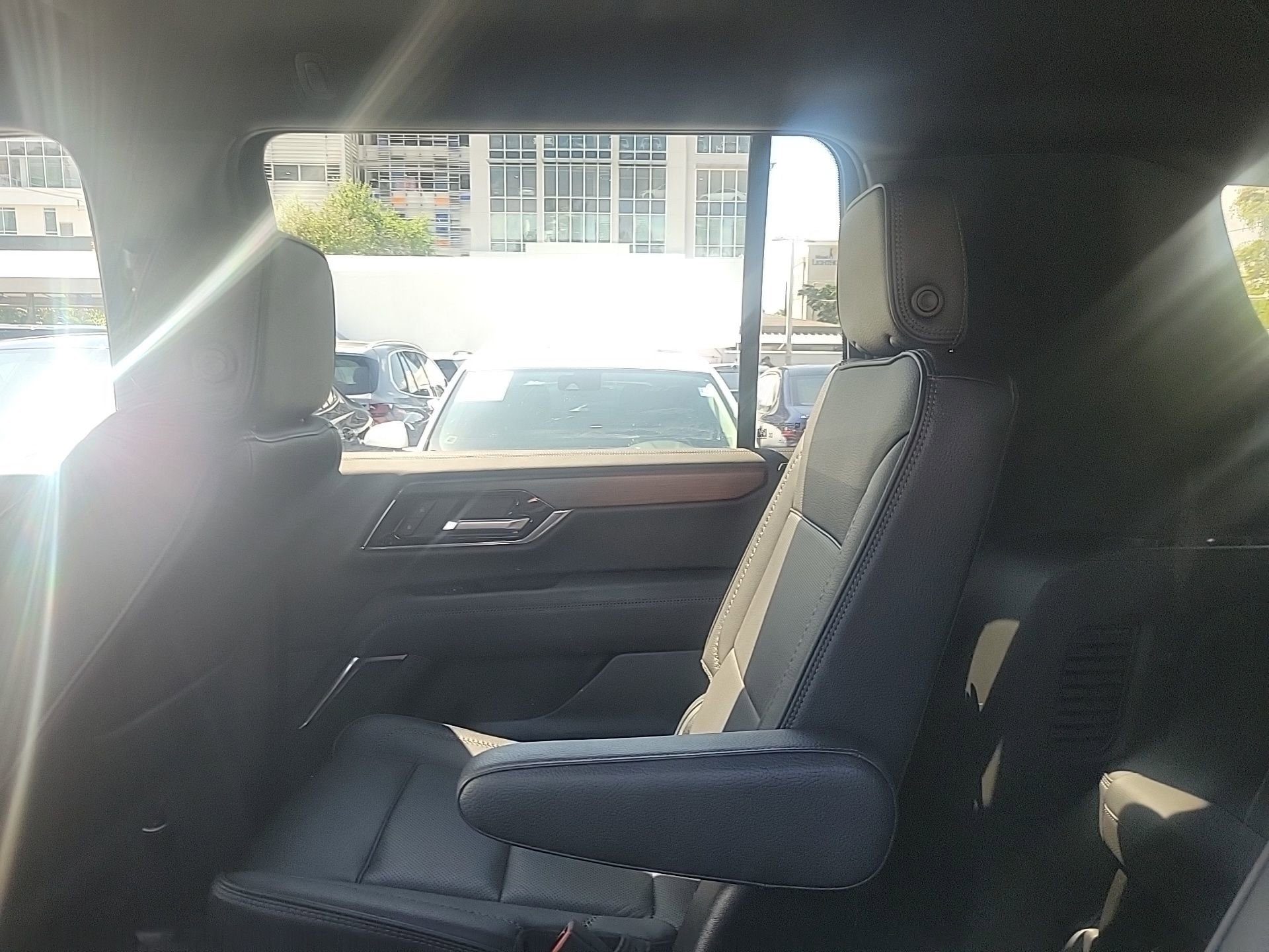 Used 2025 GMC Yukon XL Denali image 22