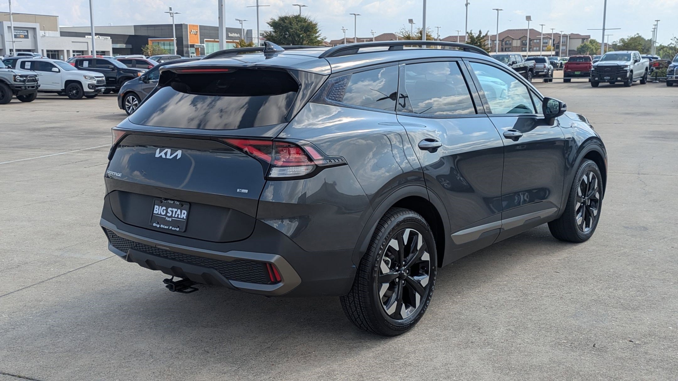 Used 2023 Kia Sportage X-Line w/ X-Line Premium Package image 3