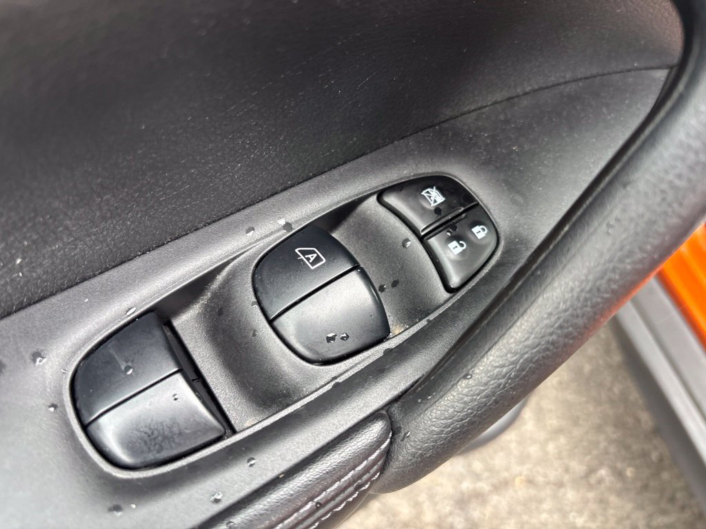 Used 2020 Nissan Rogue SV AWD/4WD image 18
