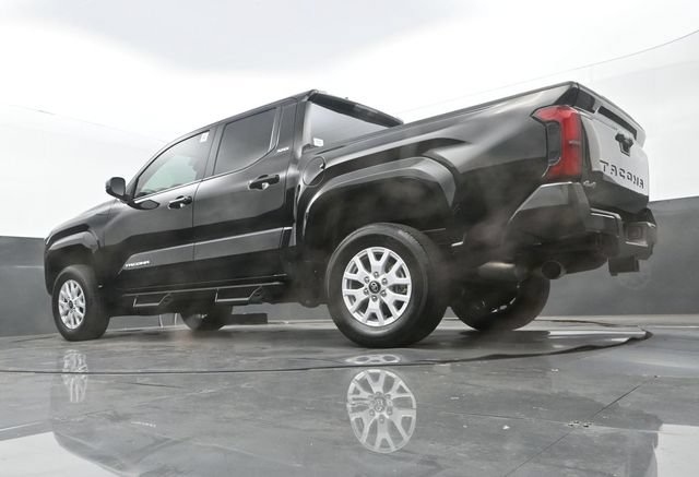 Used 2024 Toyota Tacoma SR5 AWD/4WD image 23