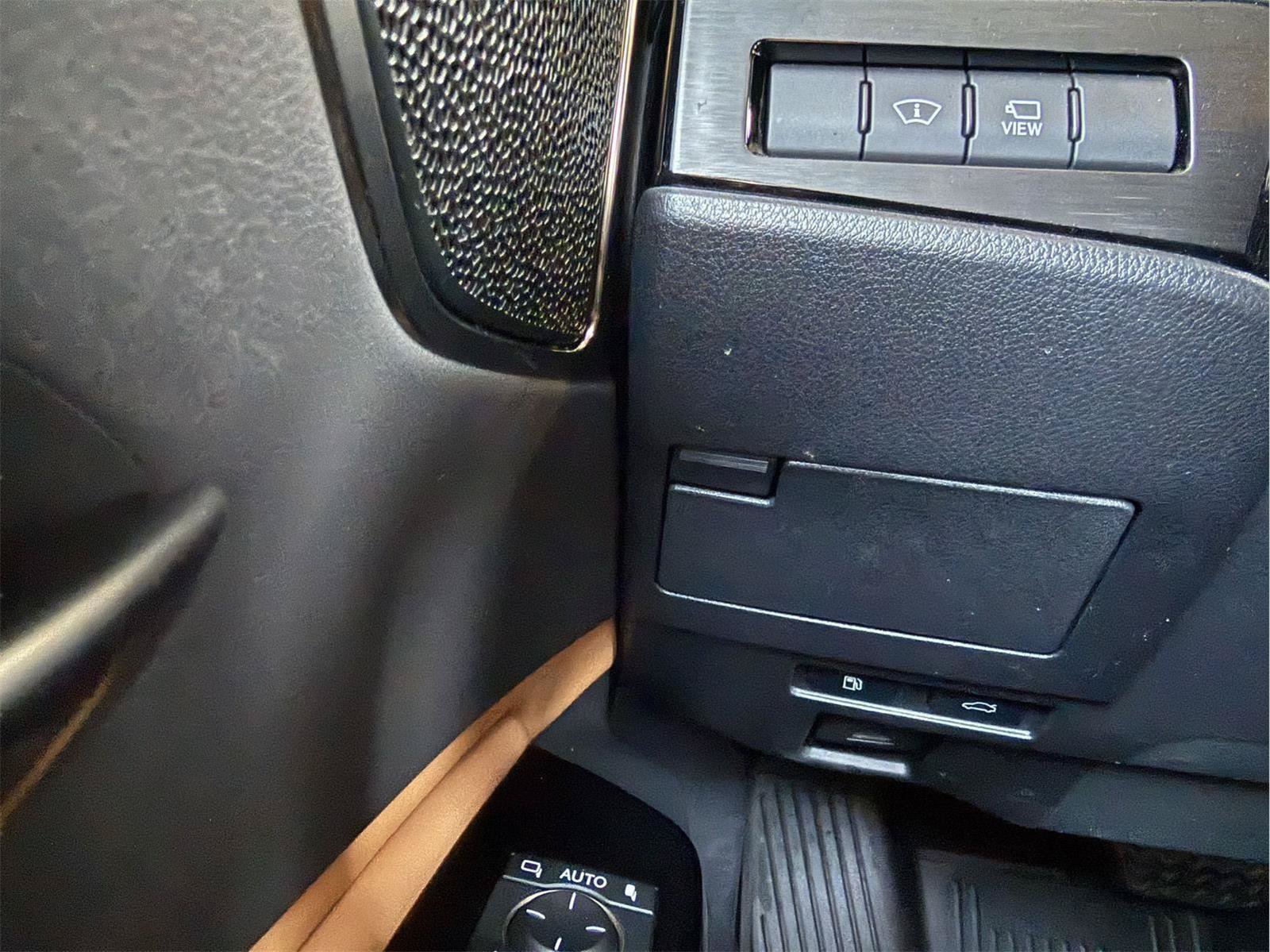 Used 2024 Lexus ES 350 Ultra Luxury w/ Accessory Package (Z2) FWD image 15