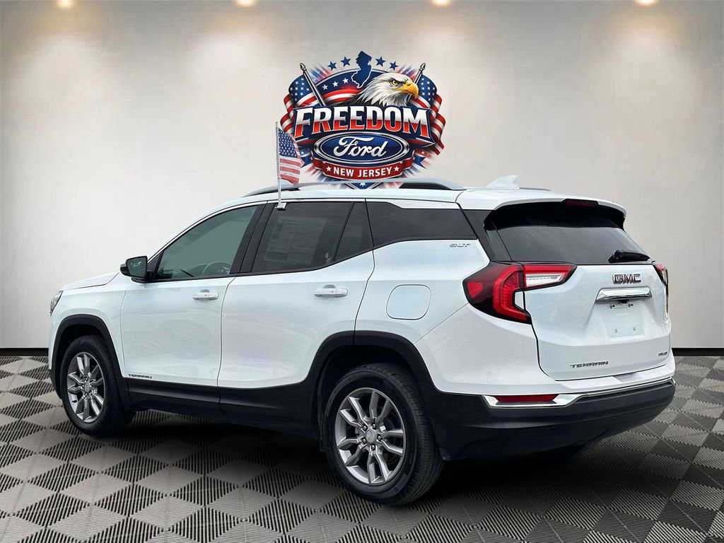 Used 2024 GMC Terrain SLT AWD/4WD image 5