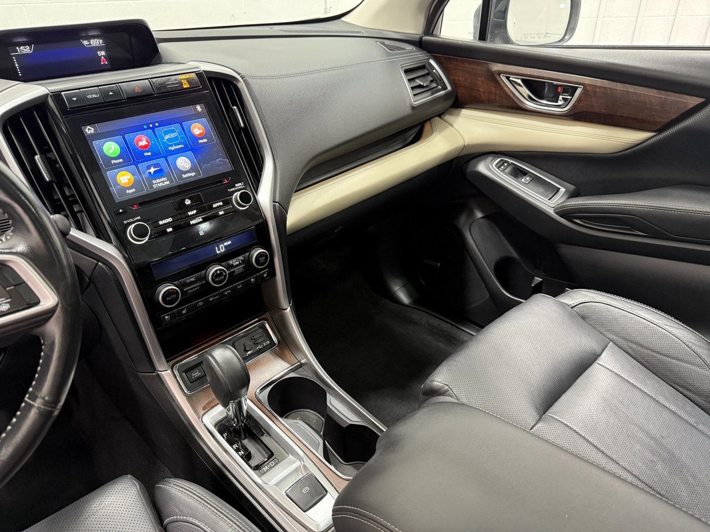 Used 2022 Subaru Ascent Touring w/ Popular Package #2A image 13