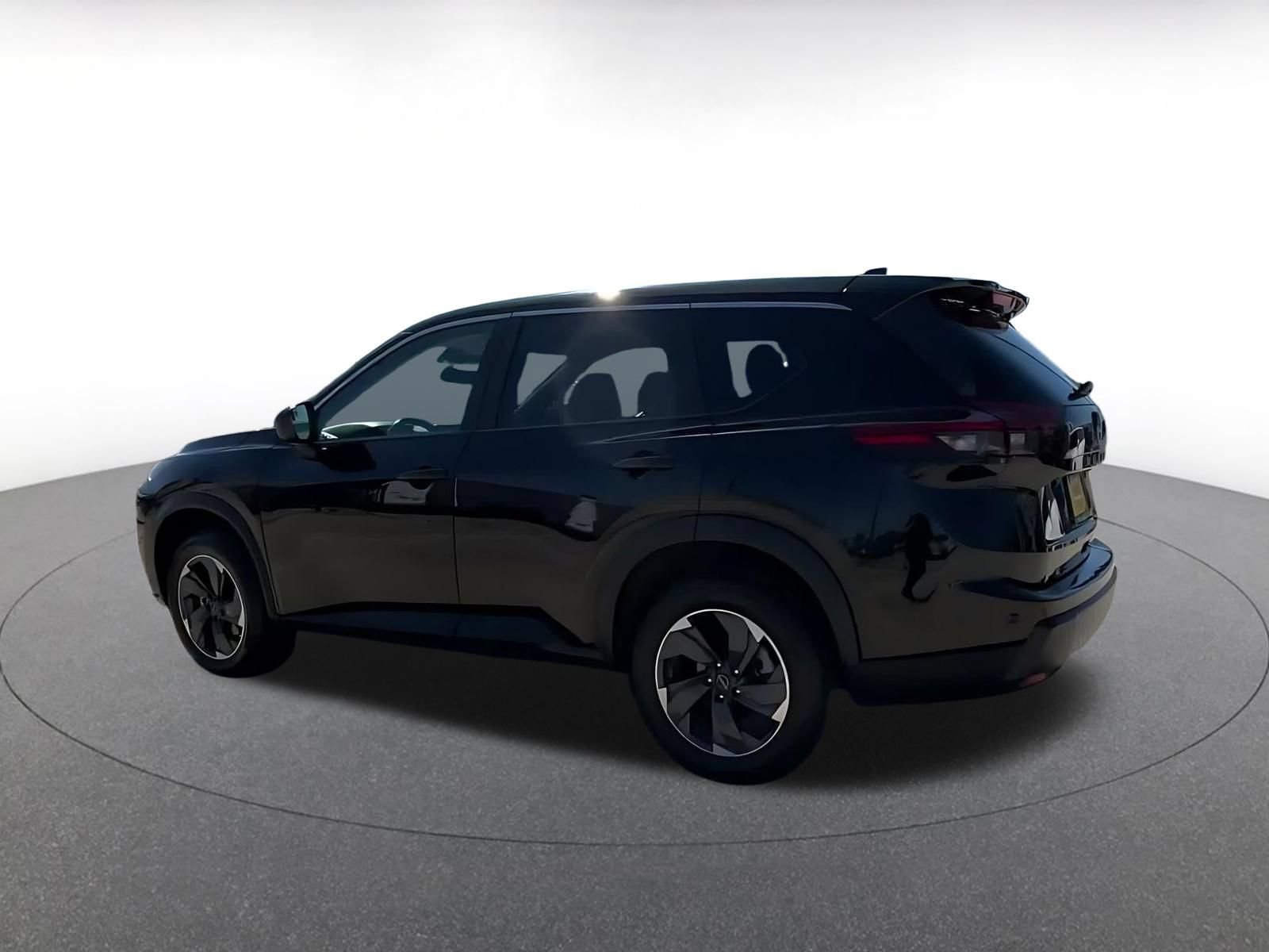 Used 2025 Nissan Rogue SV FWD image 9