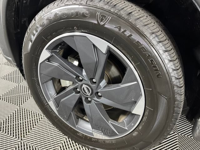 Certified 2025 Nissan Rogue SV FWD image 13