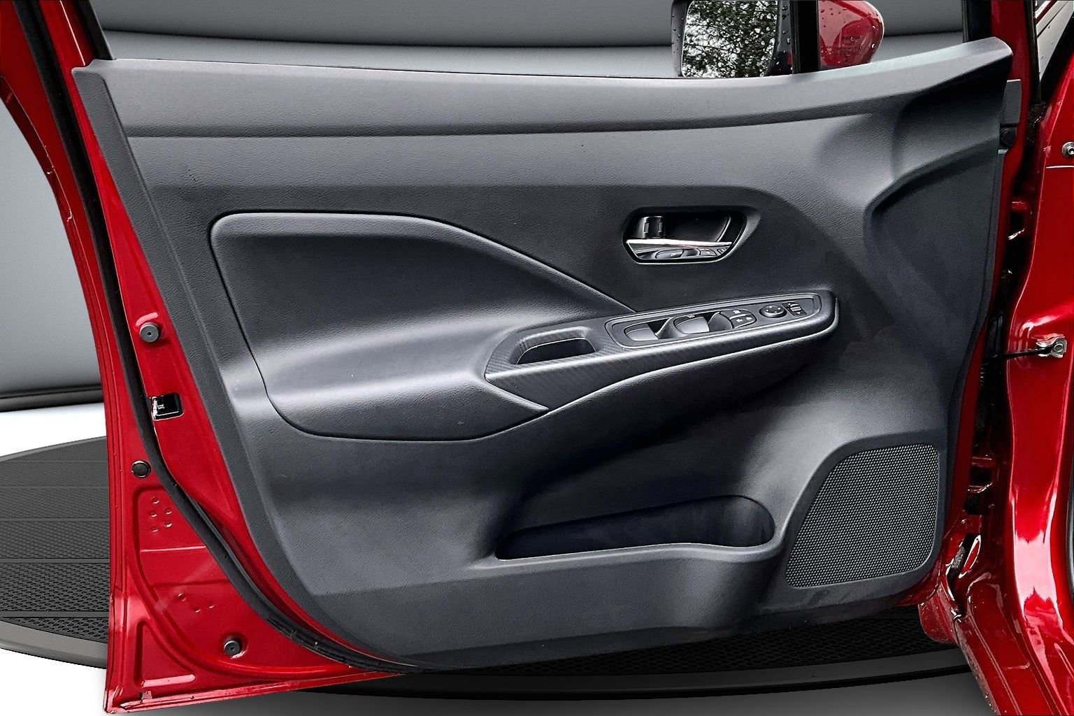 Used 2025 Nissan Versa SV w/ Trunk Package image 10