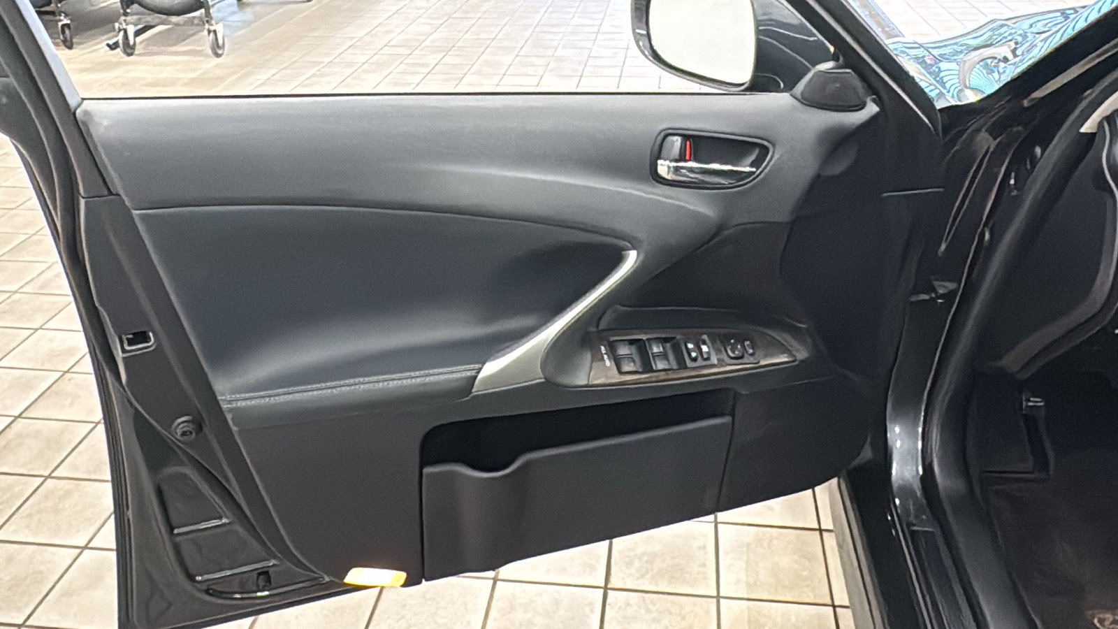 Used 2011 Lexus IS 250 AWD w/ Premium Pkg Value Edition image 19