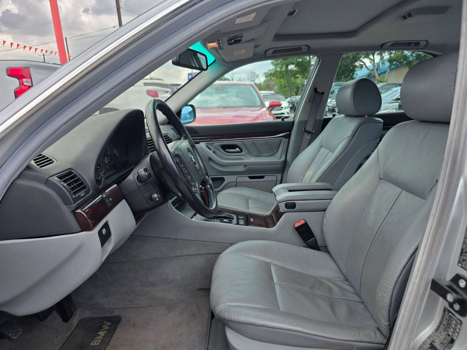 Used 2000 BMW 740i RWD image 25