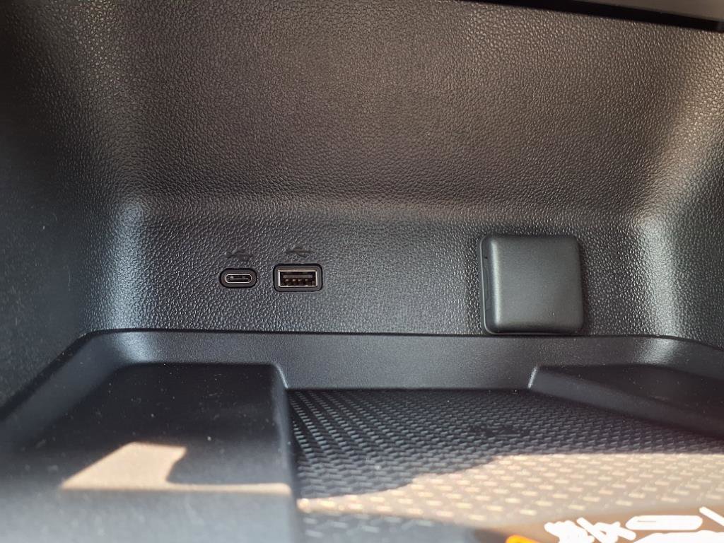 New 2026 Chevrolet Traverse LT w/ LPO, Floor Liner Package image 6