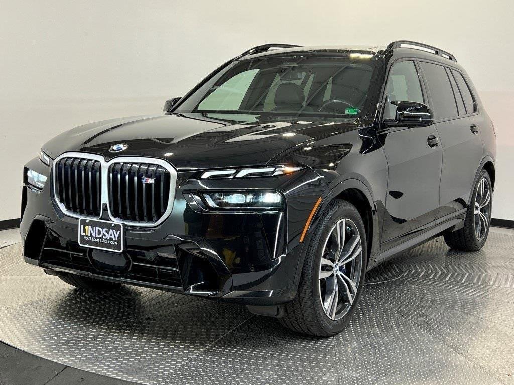 Used 2024 BMW X7 M60i w/ Executive Package image 3