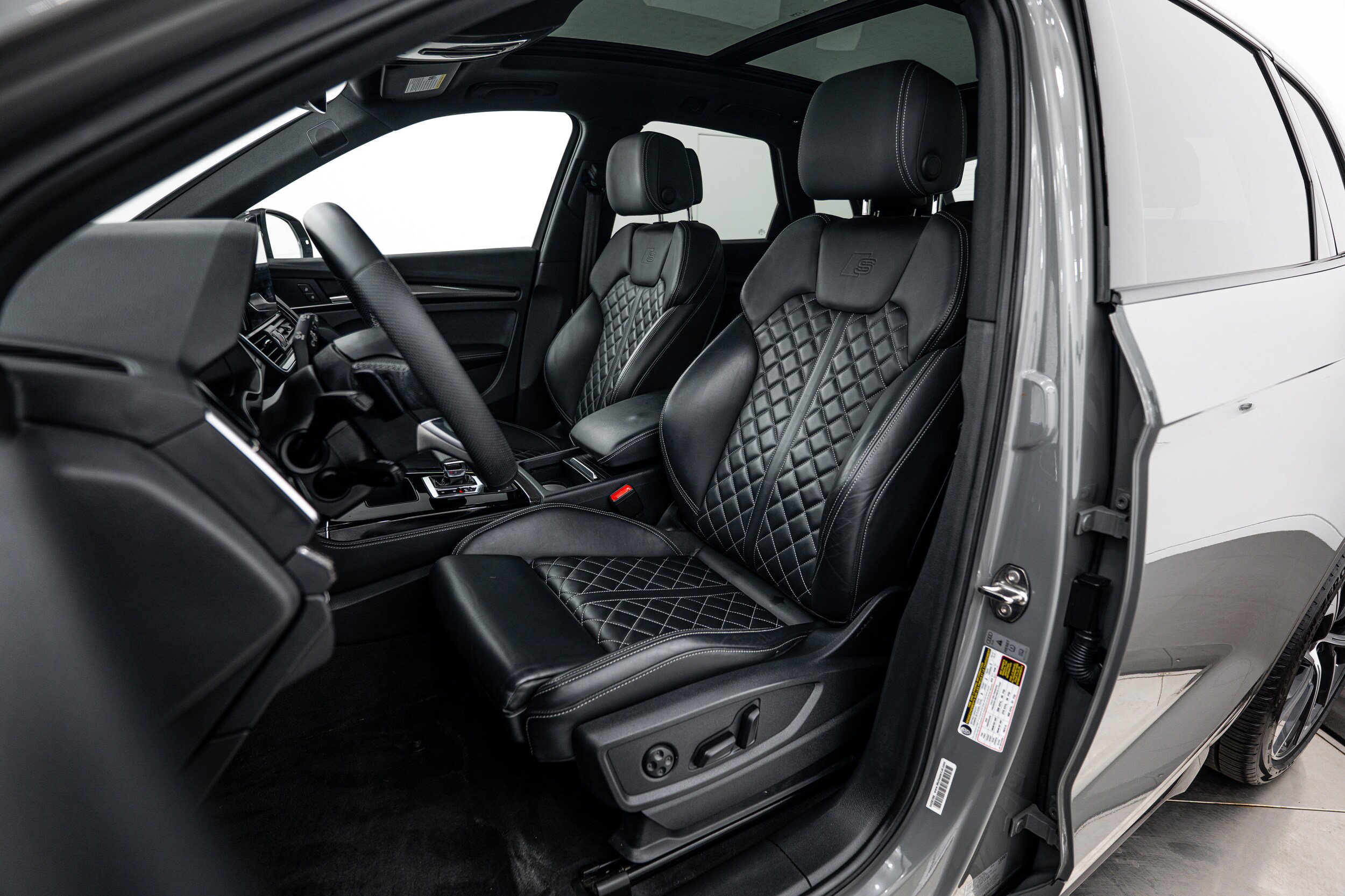 Used 2021 Audi SQ5 Prestige AWD/4WD image 16