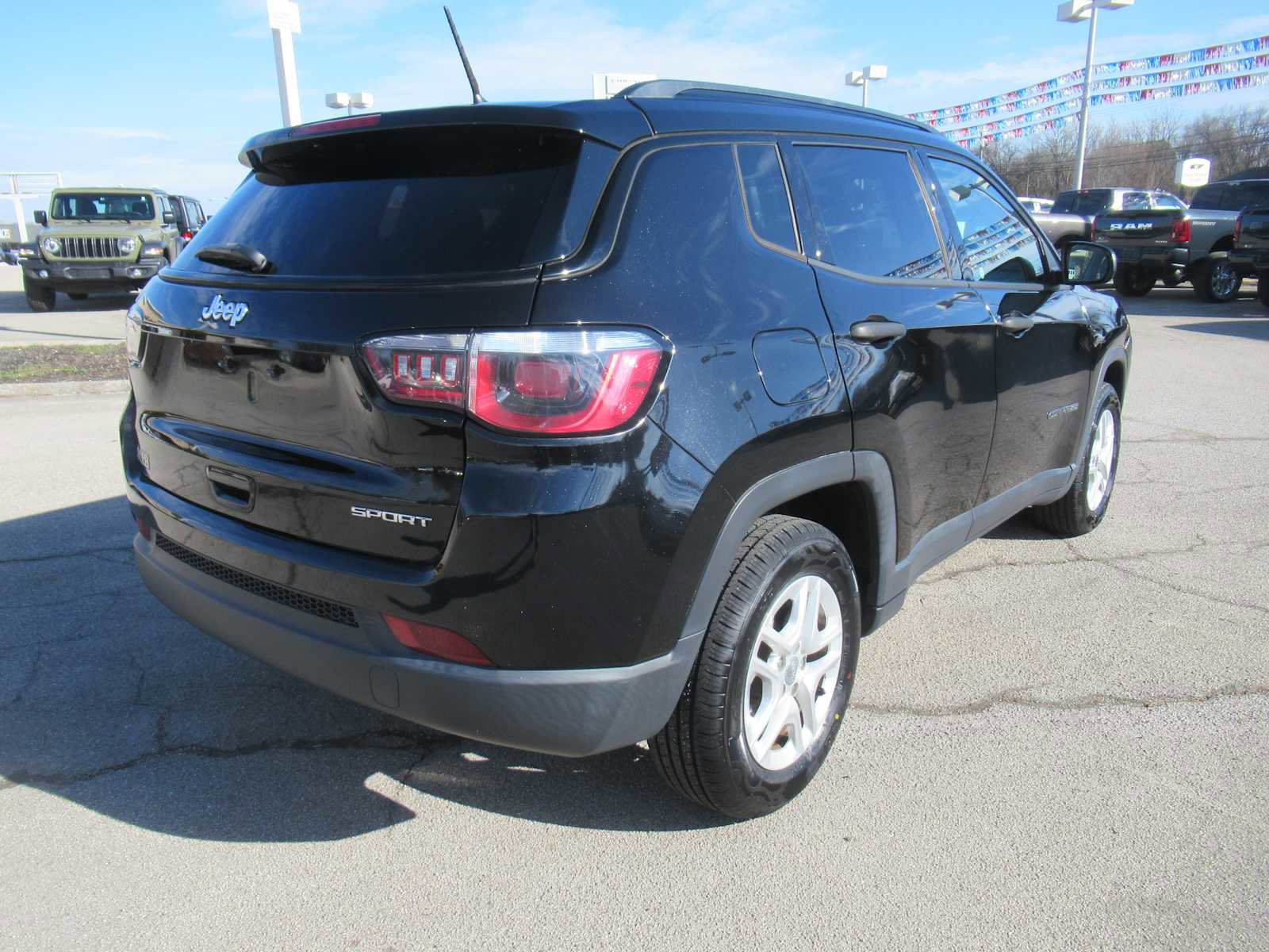 Used 2018 Jeep Compass Sport image 6