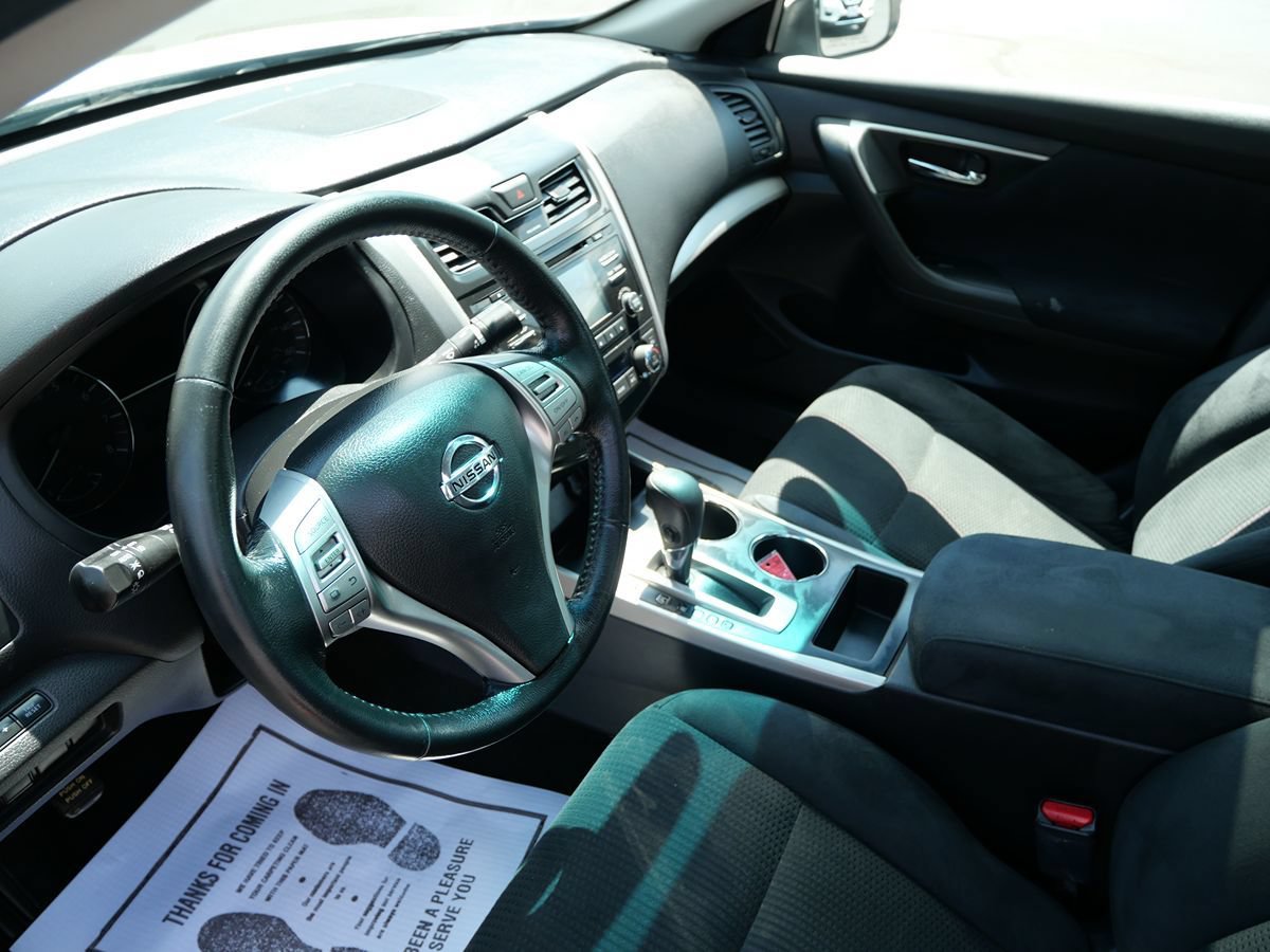 Used 2015 Nissan Altima 2.5 SV FWD image 12