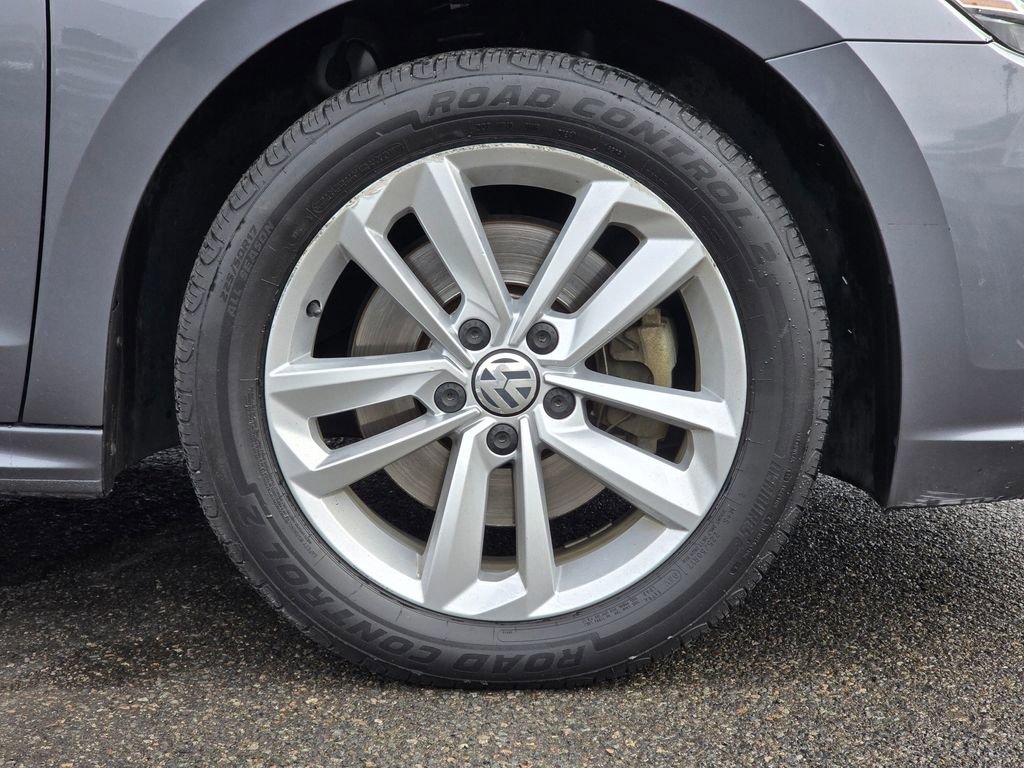 Used 2020 Volkswagen Passat 2.0T SE image 11