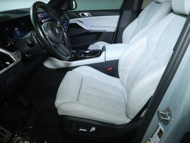 Used 2024 BMW X5 xDrive40i w/ Executive Package AWD/4WD image 23