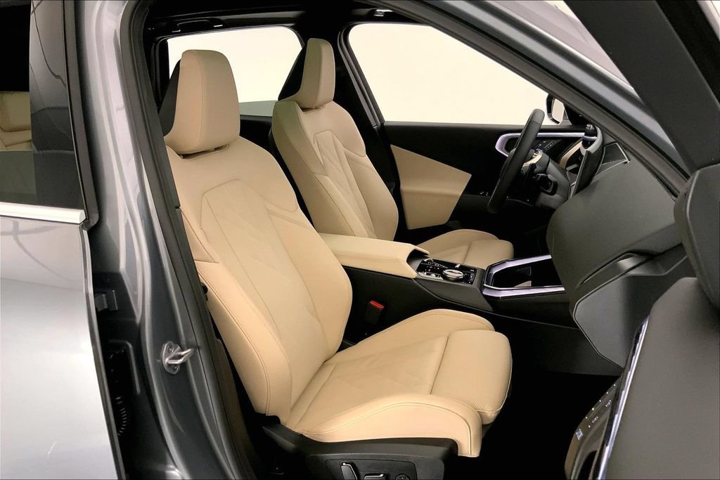 Certified 2025 BMW X3 xDrive30i w/ Premium Package AWD/4WD image 6