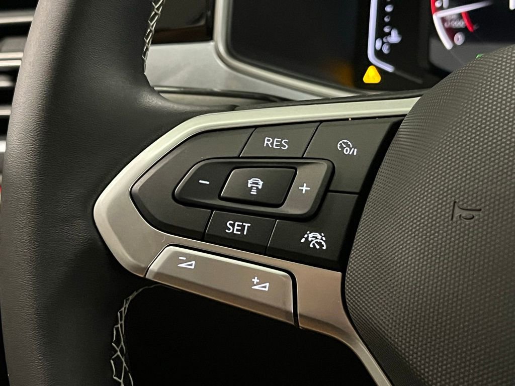 New 2026 Volkswagen Taos SEL image 25