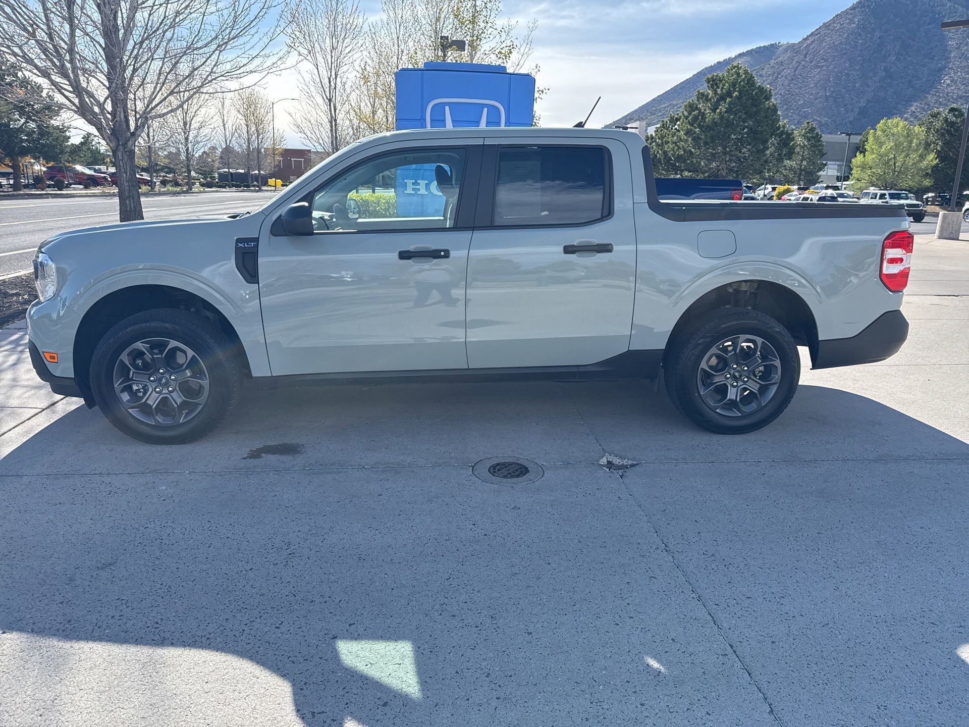 Used 2024 Ford Maverick XLT image 9