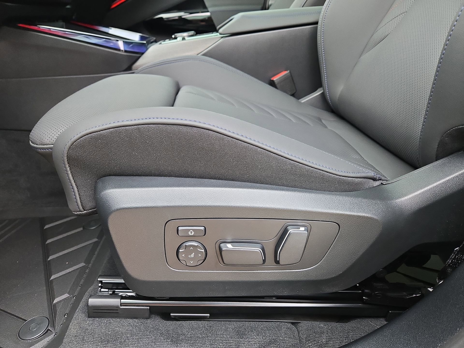 New 2026 BMW X3 M50 w/ Premium Package image 17