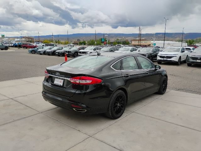 Used 2017 Ford Fusion SE w/ Fusion SE Technology Package AWD/4WD image 6