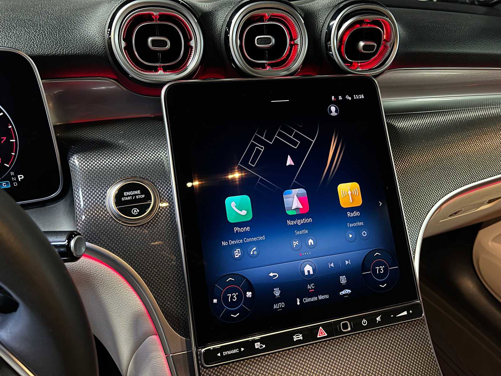 Used 2025 Mercedes-Benz GLC 300 4MATIC image 29