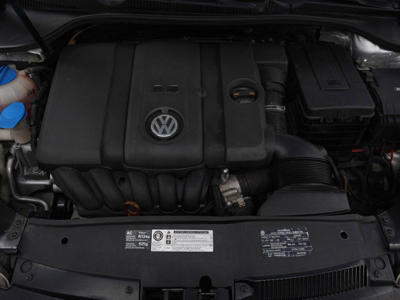 Used 2010 Volkswagen Golf 4-Door image 23