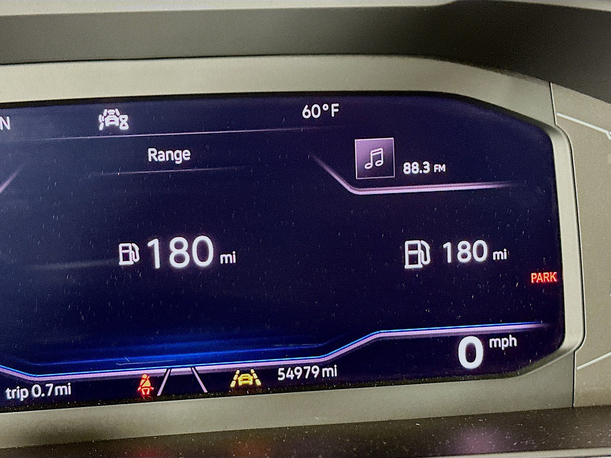 Used 2020 Volkswagen Tiguan SEL FWD image 18