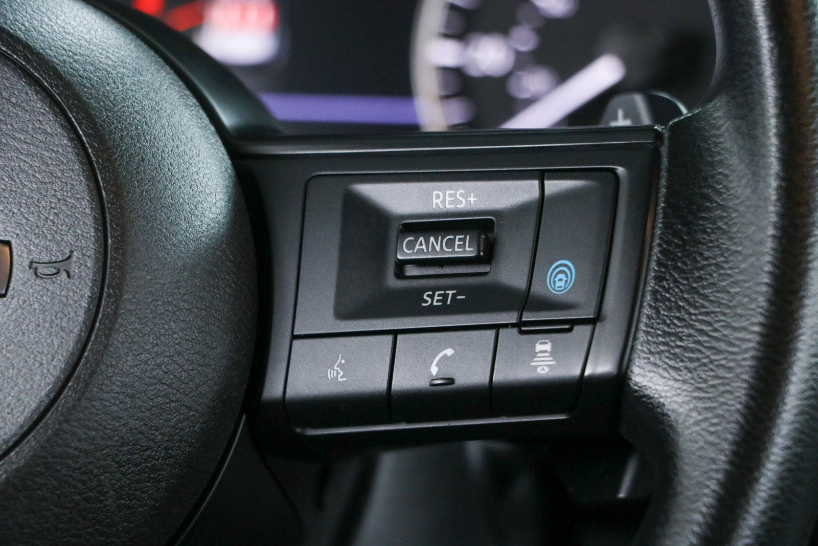Used 2024 Nissan Rogue SV AWD/4WD image 14