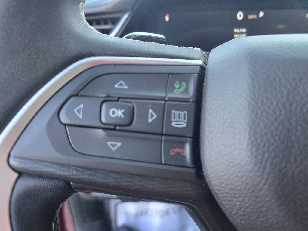 Used 2024 Jeep Grand Cherokee Laredo image 25