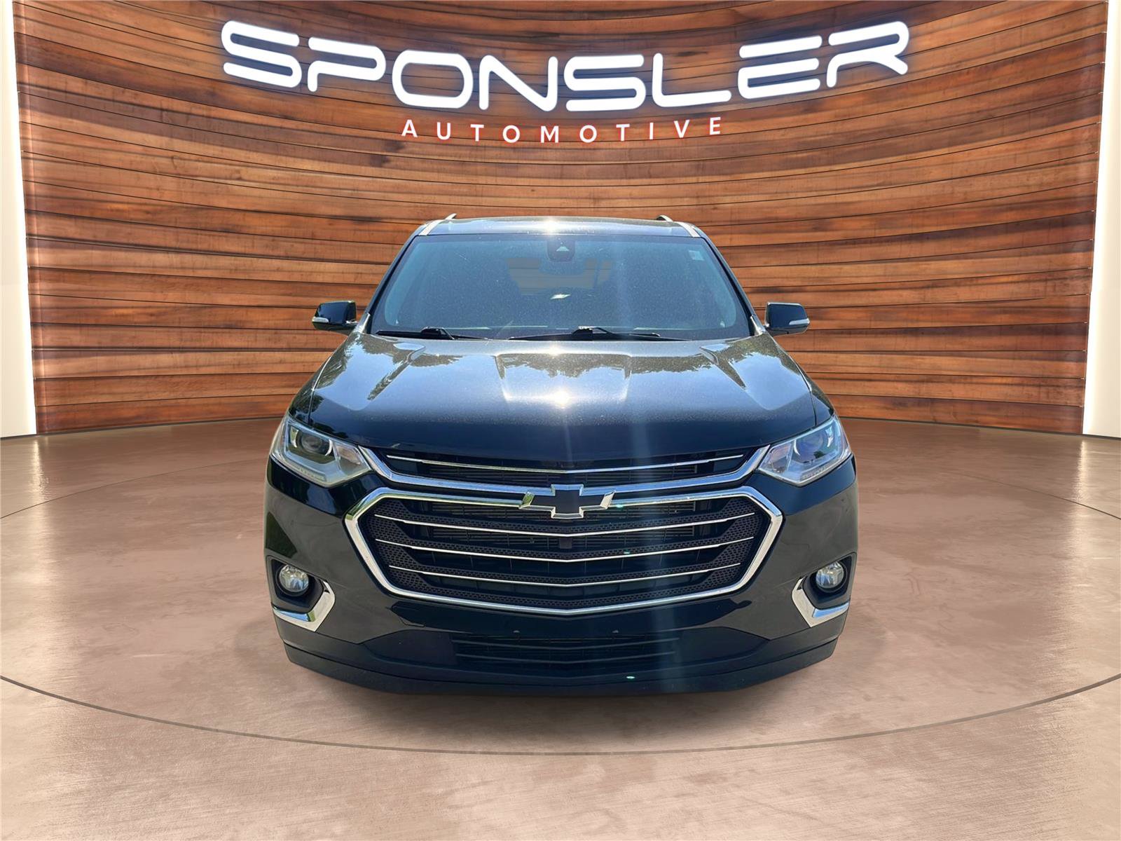 Used 2020 Chevrolet Traverse LT w/ Driver Confidence II Package AWD/4WD image 9