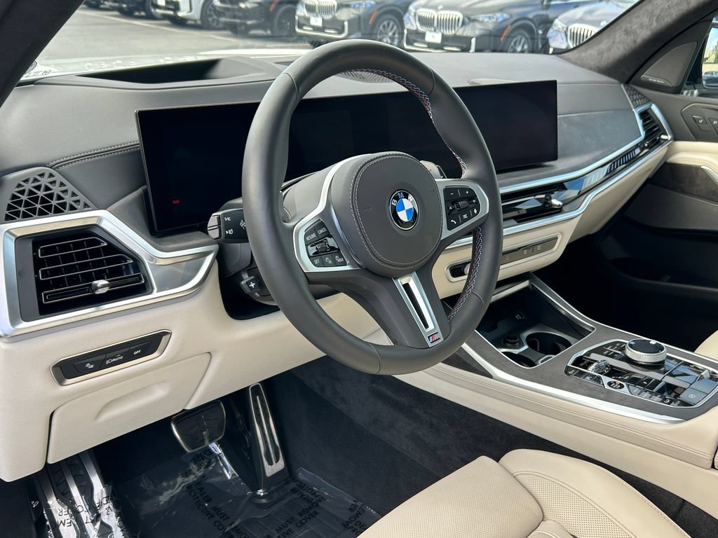 Used 2026 BMW X7 M60i AWD/4WD image 13