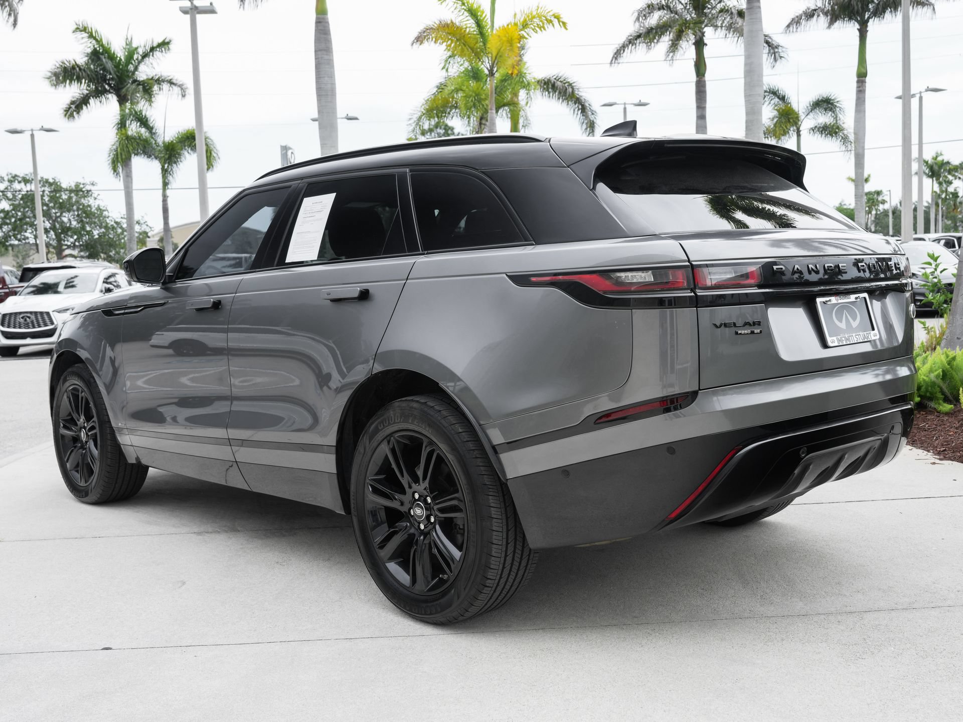 Used 2019 Land Rover Range Rover Velar R-Dynamic SE AWD/4WD image 22