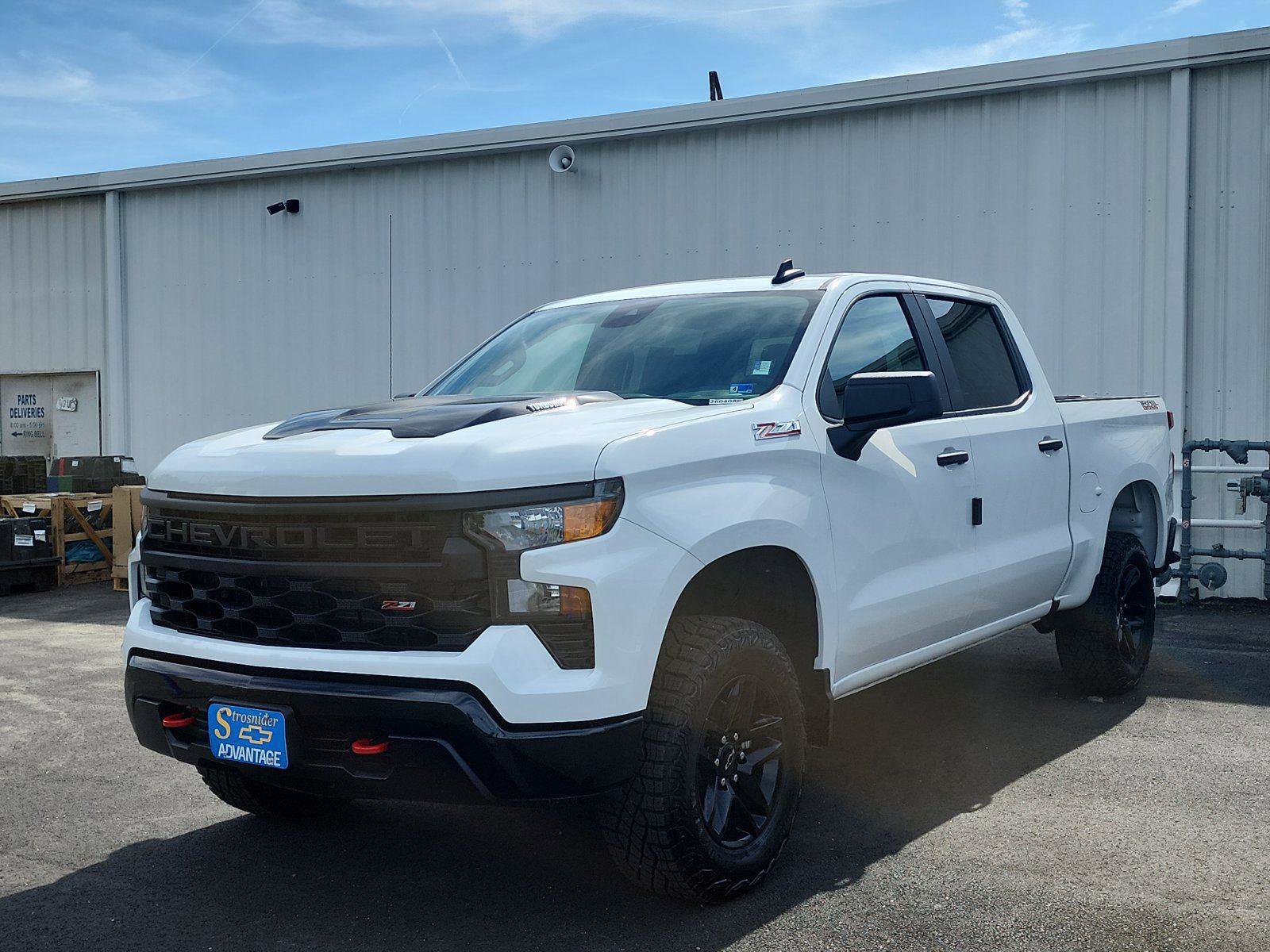New 2026 Chevrolet Silverado 1500 Custom Trail Boss AWD/4WD image 1