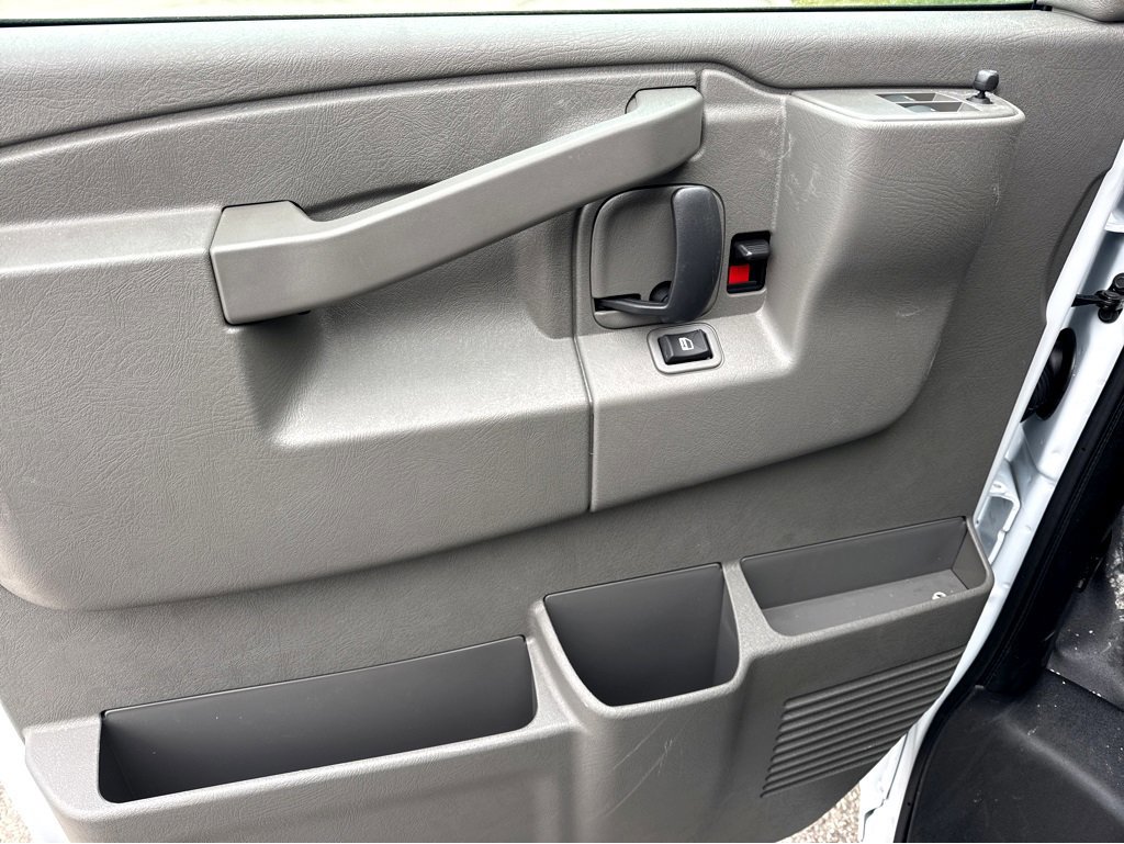 New 2025 GMC Savana 3500 LS image 10