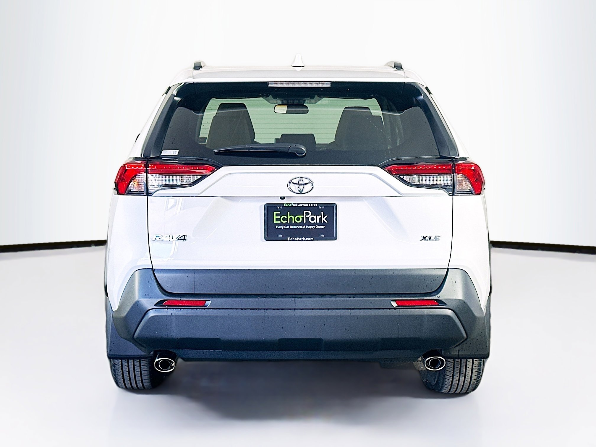 Used 2025 Toyota RAV4 XLE w/ Convenience Package image 7